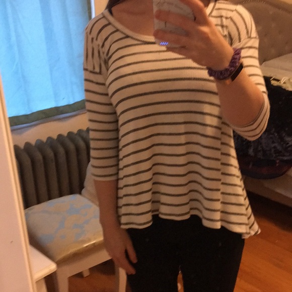 Francesca’s White Striped High-Low Shirt - Picture 7 of 7